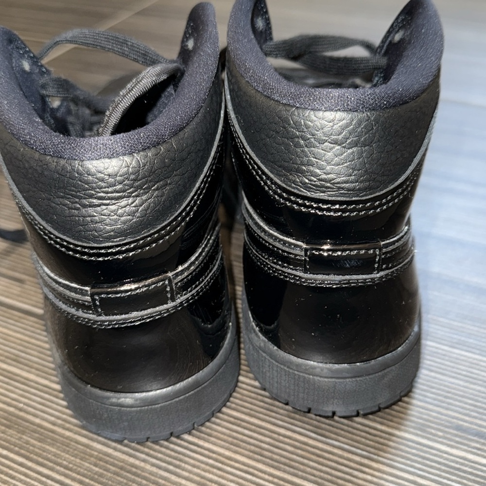 Jordan 1 Mid Patent - Picture 11 of 11